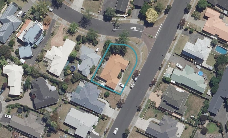 27 Huntington Drive, Huntington, Hamilton - Carousel 1