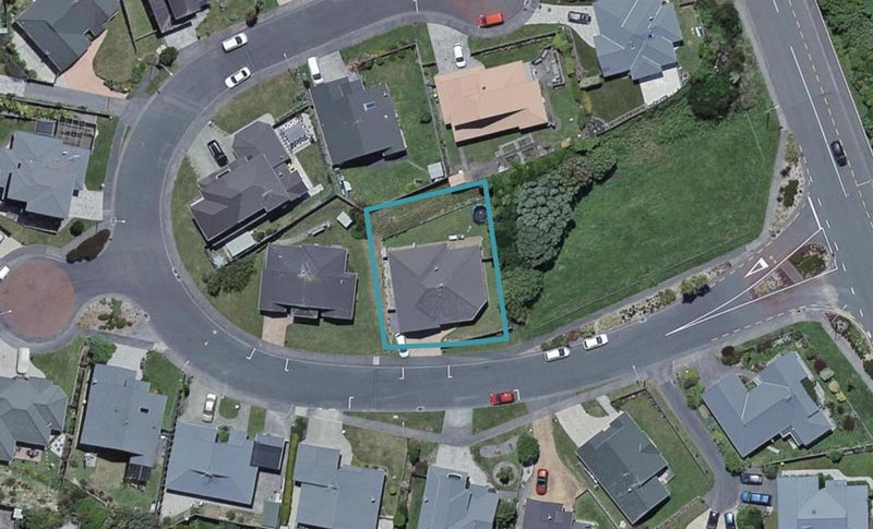 12 Ring Lane, Paparangi, Wellington - Carousel 1