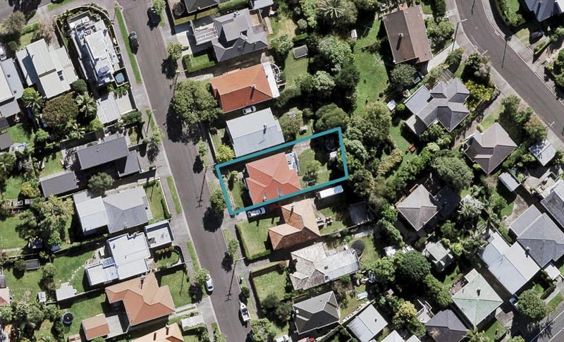 7 Westmere Park Avenue, Westmere, Auckland - Carousel 1
