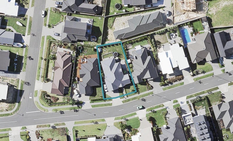 10 Reliance Crescent, Beachlands, Auckland - Carousel 1