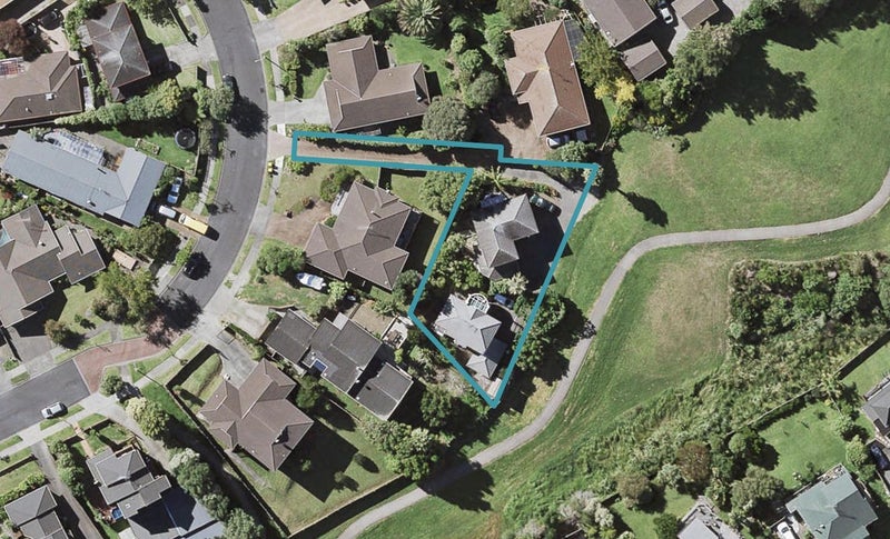 2/34 Channing Crescent, Botany Downs, Auckland - Carousel 1