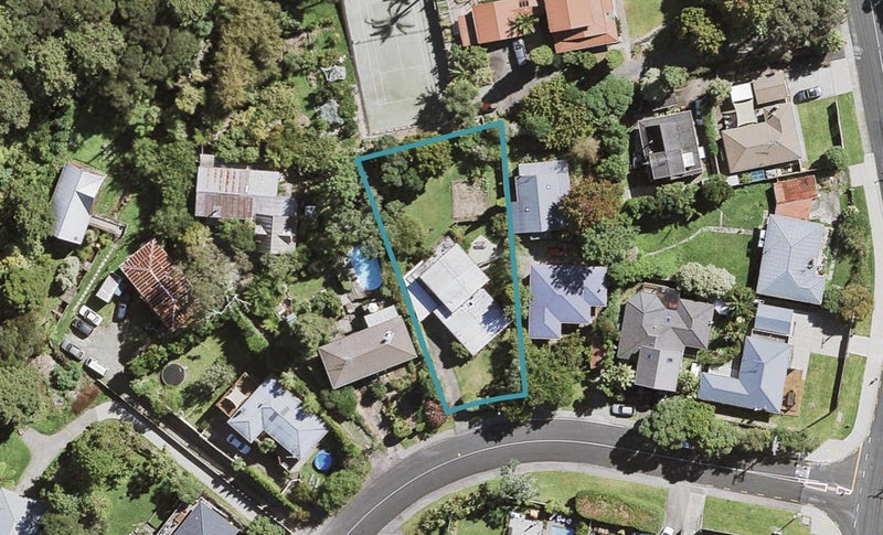 5 Daffodil Street, Titirangi, Auckland - Carousel 1