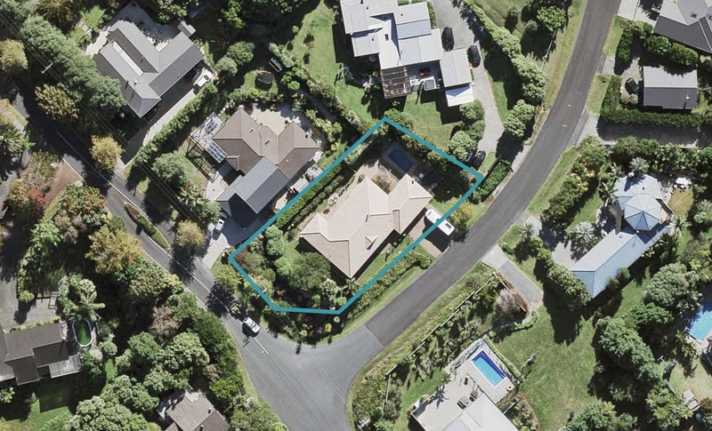2 Olwyn Place, Greenhithe, Auckland - Carousel 1