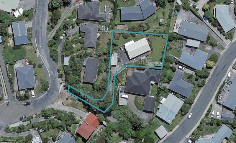 7 Paparangi Crescent, Paparangi, Wellington - Carousel 1
