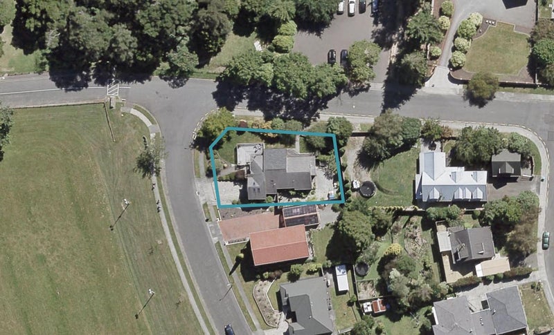 2 Clearwater Terrace, Brown Owl, Upper Hutt - Carousel 1