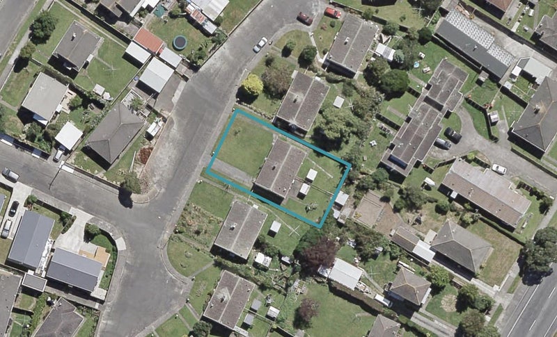 9 Deckston Grove, Taita, Lower Hutt - Carousel 1