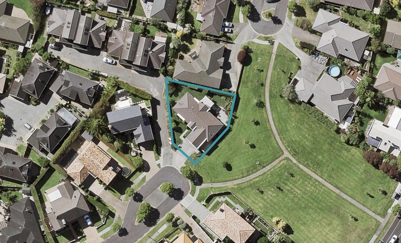 20 Fairfield Lane, East Tamaki Heights, Auckland - Carousel 1