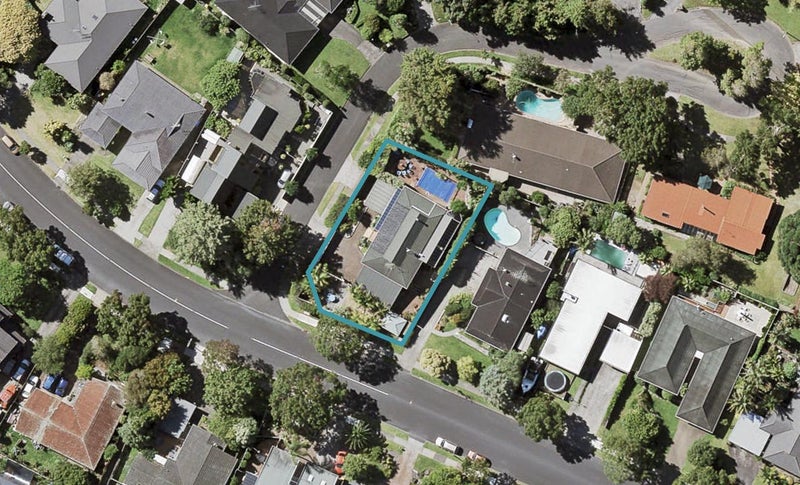 1 Meanda Gardens, Sunnyhills, Auckland - Carousel 1