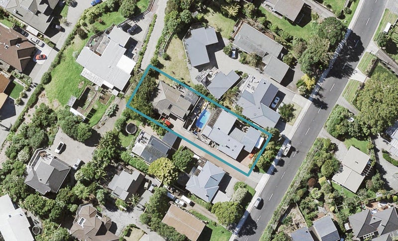 1/16 View Road, Shelly Park, Auckland - Carousel 1