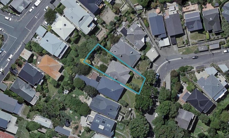 22 Rewa Road, Hataitai, Wellington - Carousel 1