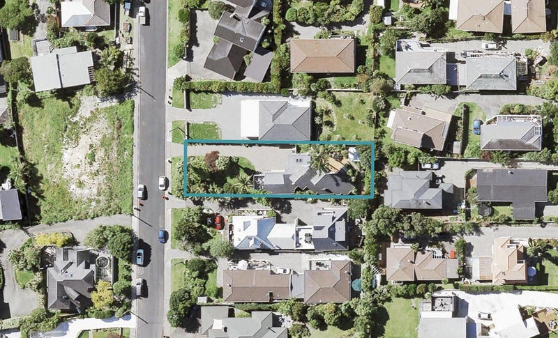 31 Garadice Road, Rothesay Bay, Auckland - Carousel 1
