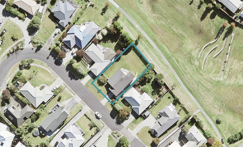 57 Charlotte Street, Stanmore Bay, Whangaparaoa - Carousel 1