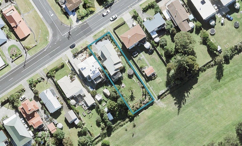 1361B Whangaparaoa Road, Army Bay, Whangaparāoa - Carousel 1