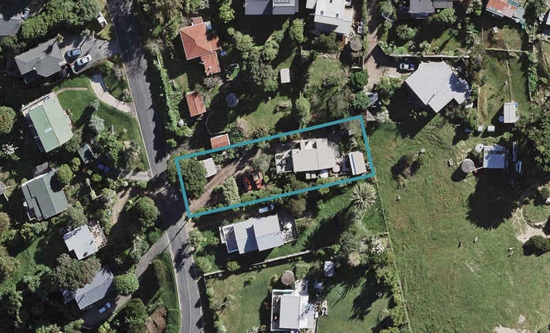 74 Ocean Road, Surfdale, Waiheke Island - Carousel 1