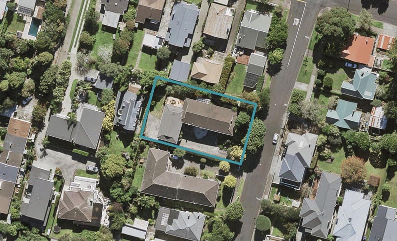 1/1 Kingsford Road, Balmoral, Auckland - Carousel 1