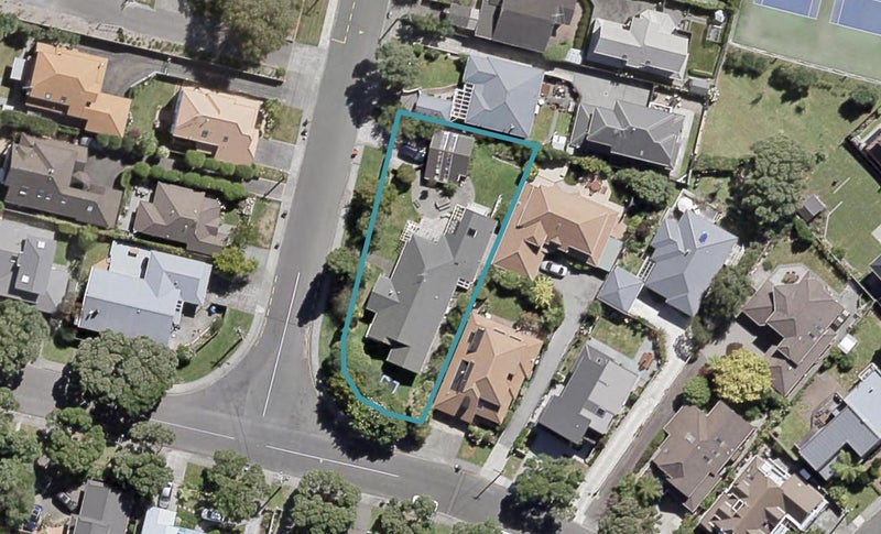 2 Kauri Street, Woburn, Lower Hutt - Carousel 1