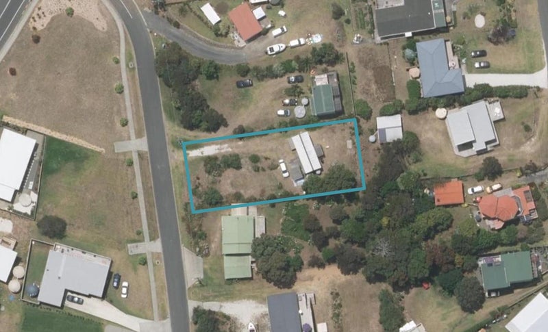 9 Devon Street, Mangawhai Heads, Mangawhai - Carousel 1