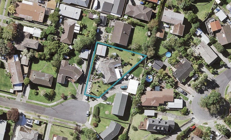 10 Janine Place, Bucklands Beach, Auckland - Carousel 1