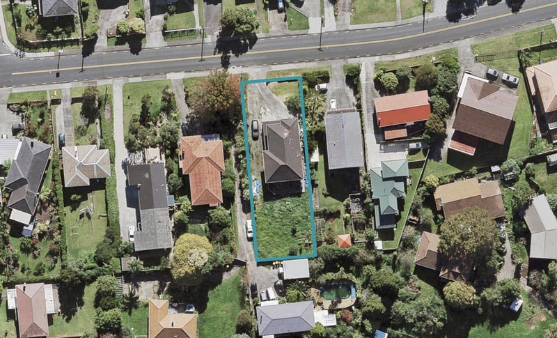 14 School Road, Te Atatu South, Auckland - Carousel 1