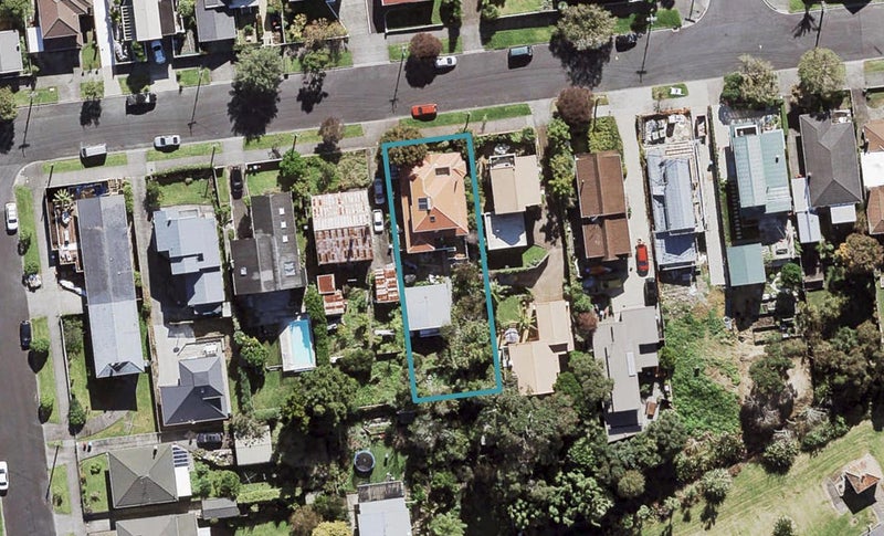 23 Johnstone Street, Point Chevalier, Auckland - Carousel 1