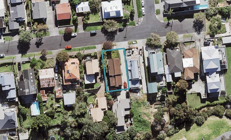 29 Johnstone Street, Point Chevalier, Auckland - Carousel 1