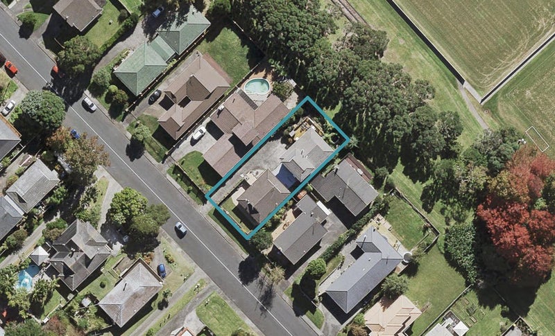 2/79 Velma Road, Hillcrest, Auckland - Carousel 1