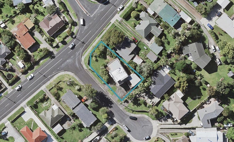 39 Hutchinsons Road, Bucklands Beach, Auckland - Carousel 1