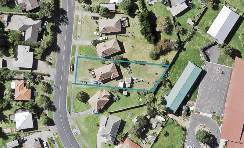 18 Farringdon Street, Glen Innes, Auckland - Carousel 1