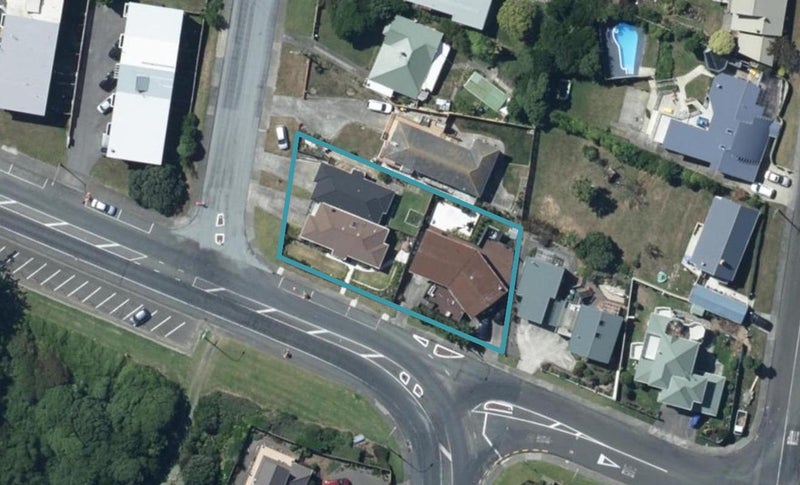 16 Bay Drive, Titahi Bay, Porirua - Carousel 1