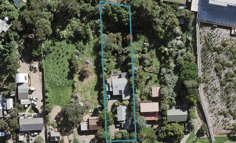 14 Putiki Road, Ostend, Waiheke Island - Carousel 1