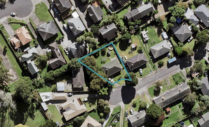 9 Bamford Place, Avondale, Auckland - Carousel 1