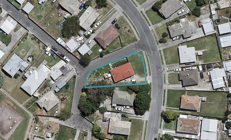 24 Mclaren Crescent, Onekawa, Napier - Carousel 1