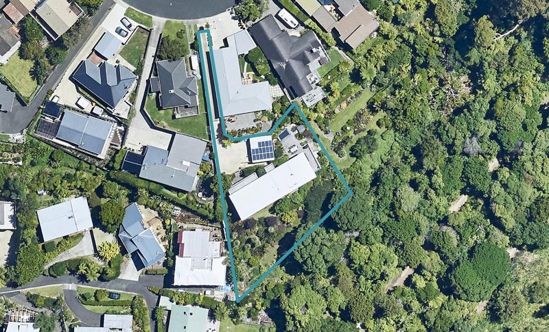 15 Stratford Place, Otumoetai, Tauranga - Carousel 1