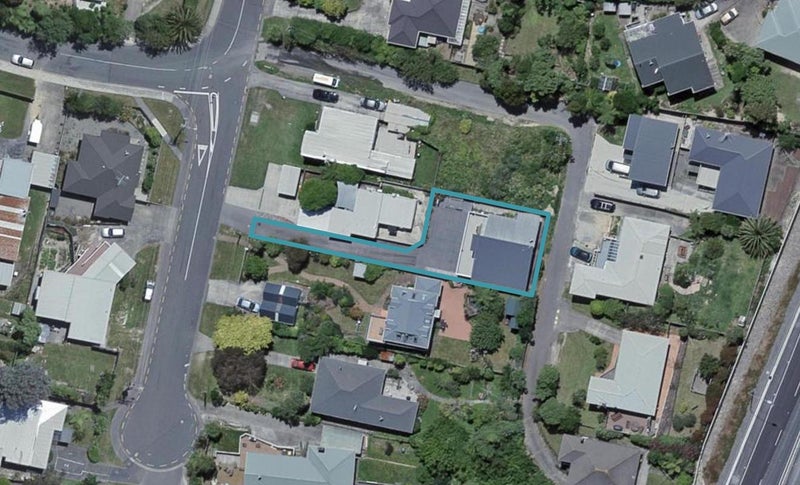 8A Ranui Terrace, Tawa, Wellington - Carousel 1