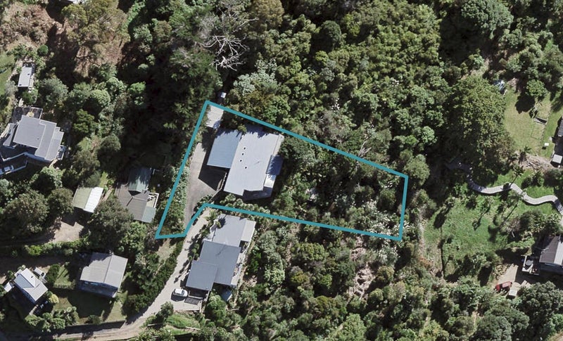 2/31 Burrell Road, Waiheke Island, Auckland - Carousel 1