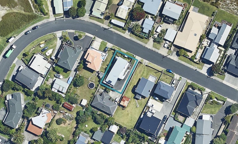18A Karewa Parade, Papamoa Beach, Papamoa - Carousel 1