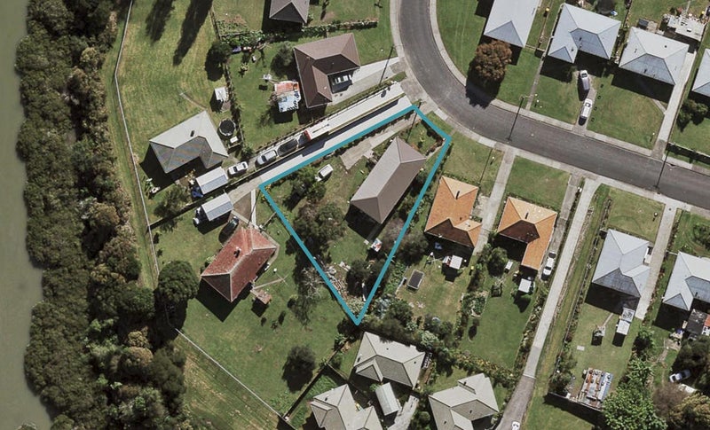 34 Firth Crescent, Otara, Auckland - Carousel 1