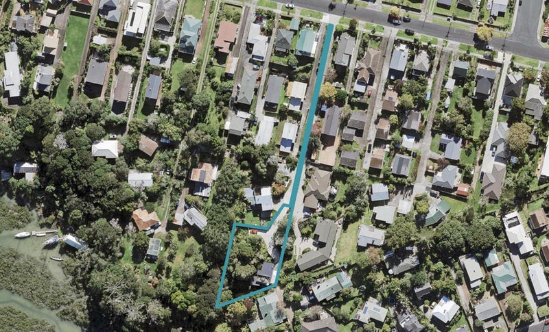 65A Beach Haven Road, Beach Haven, Auckland - Carousel 1