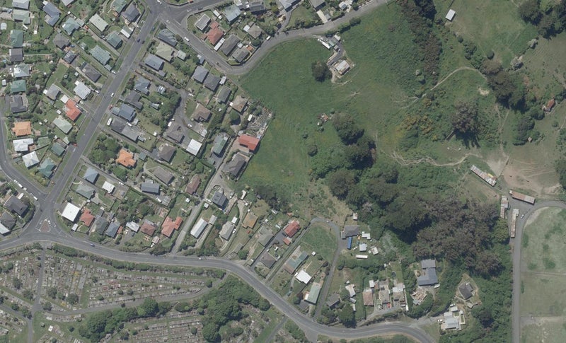13 Dunford Lane, Andersons Bay, Dunedin - Carousel 1