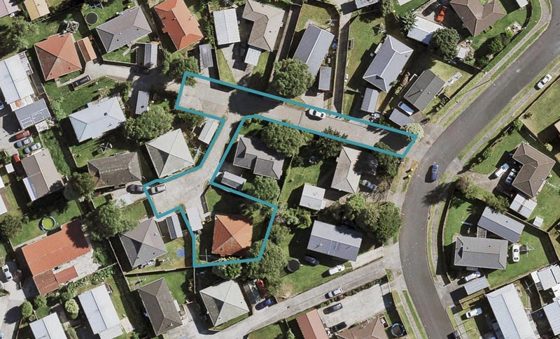 15A Dungarvon Place, Clendon Park, Auckland - Carousel 1