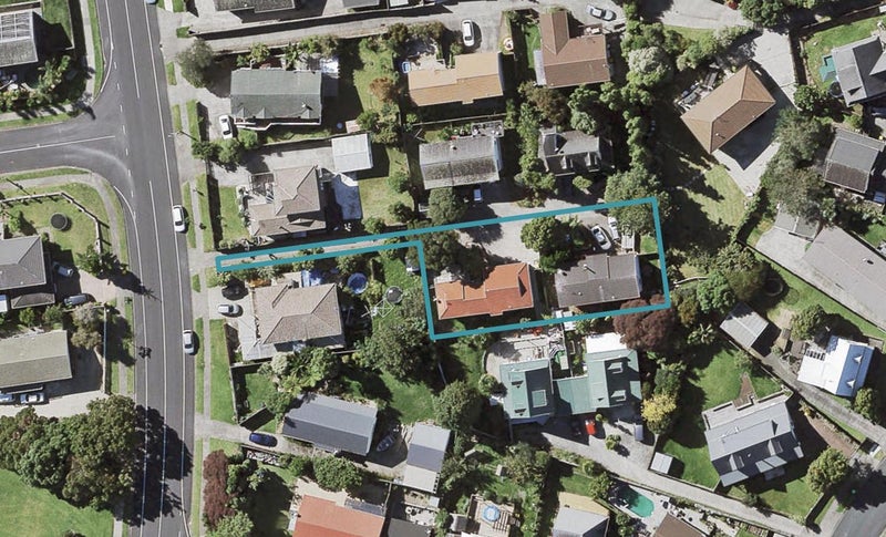 2/152 Bradbury Road, Botany Downs, Auckland - Carousel 1