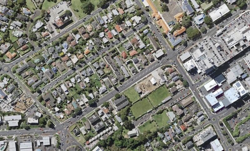 2/41 Anzac Street, Takapuna, Auckland - Carousel 1