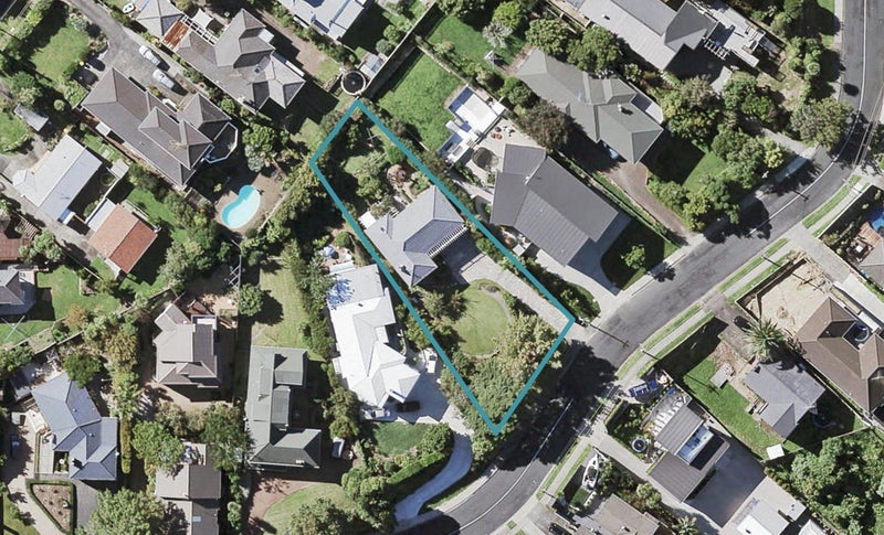 20 Glenfern Road, Mellons Bay, Auckland - Carousel 1