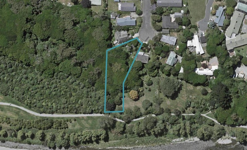 24 Leybourne Avenue, Waikanae - Carousel 1