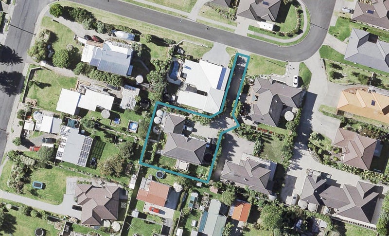 5 Fern Place, Beachlands, Auckland - Carousel 1