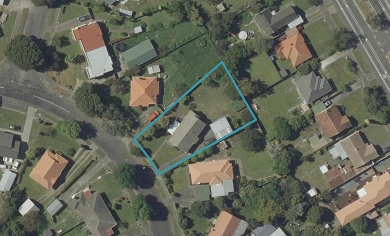 5 Savage Crescent, West End, Palmerston North - Carousel 1