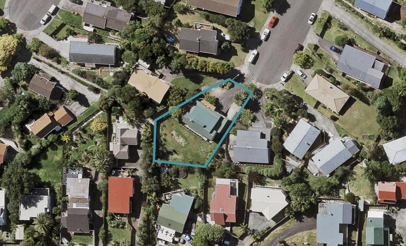 9 Camilla Grove, Totara Vale, Auckland - Carousel 1
