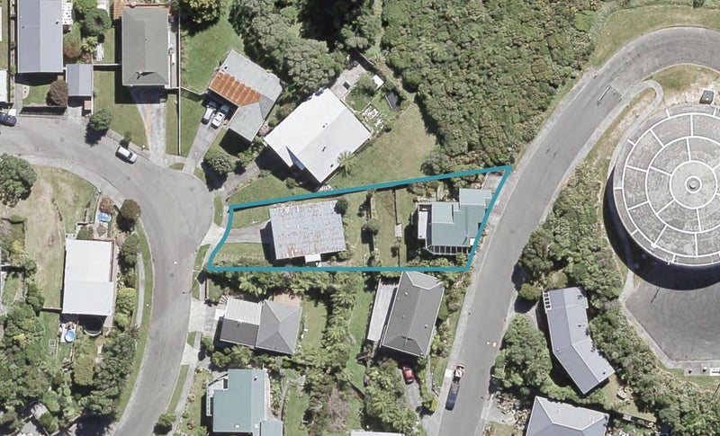 2/25 WATTLE GR, Maungaraki, Lower Hutt - Carousel 1