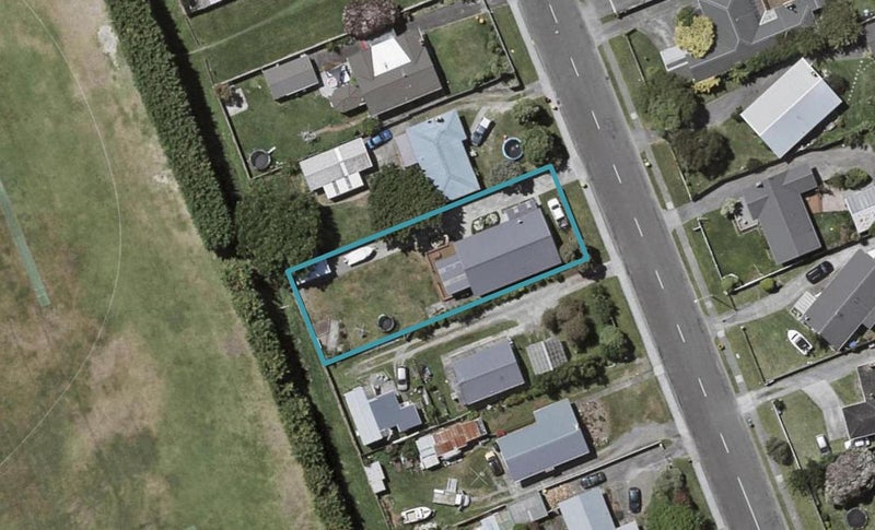 20 Mazengarb Road, Paraparaumu Beach, Paraparaumu - Carousel 1