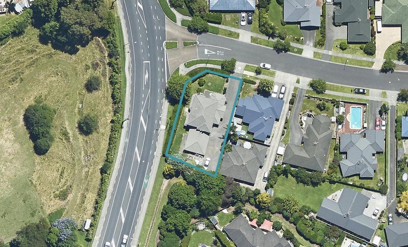 2 Manor Park Drive, Pyes Pa, Tauranga - Carousel 1